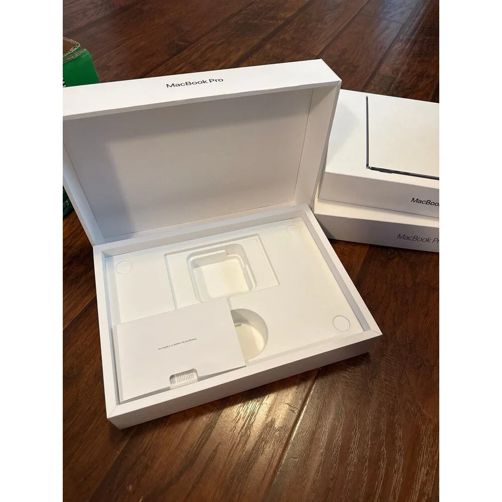 Genuine Apple MacBook Pro & MacBook Air Empty Boxes w/ Inserts – Lot of 3